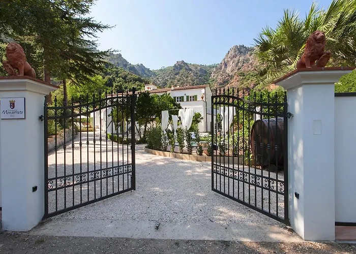 Il Casale Di Monserrato 4* 阿祖罗港